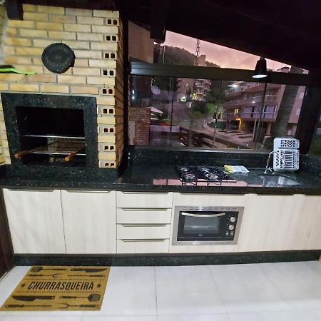 Apartamento 12 - Bombinhas - 200 Metros Da Praia Esterno foto