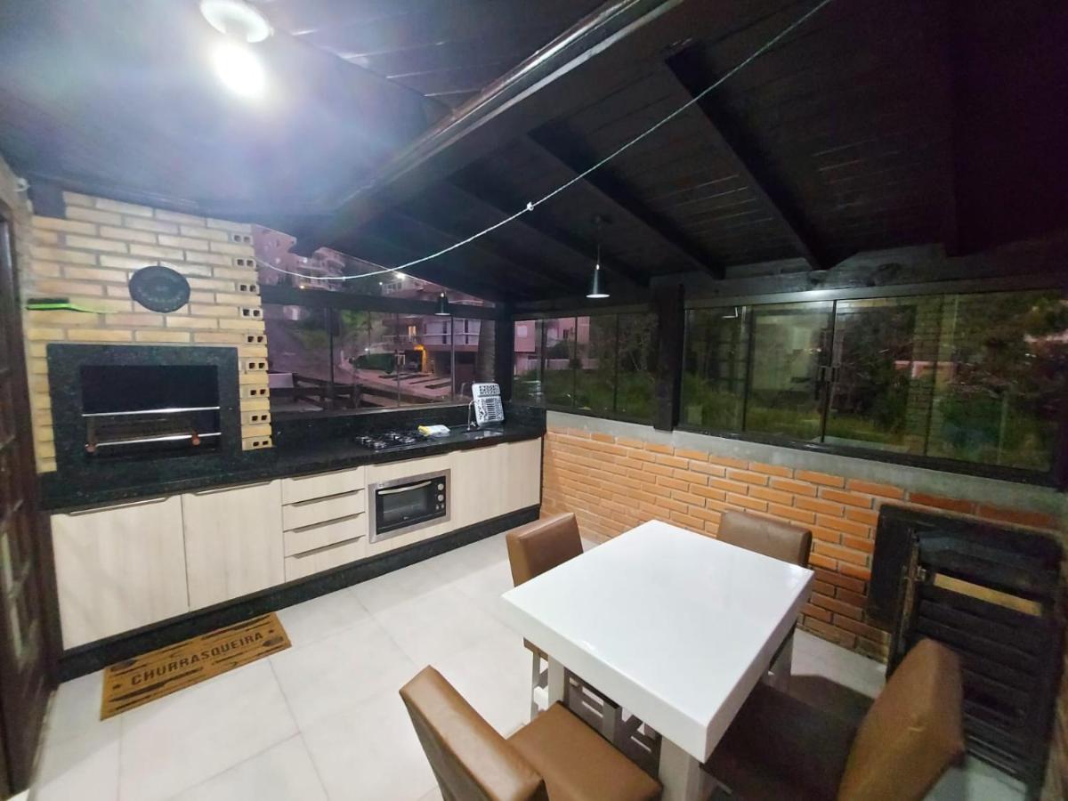 Apartamento 12 - Bombinhas - 200 Metros Da Praia Esterno foto