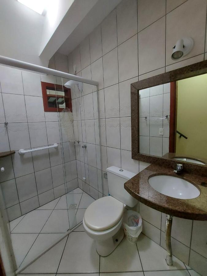 Apartamento 12 - Bombinhas - 200 Metros Da Praia Esterno foto