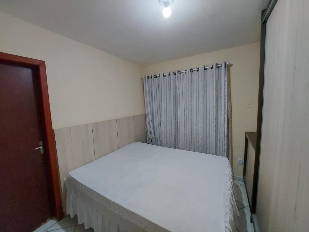 Apartamento 12 - Bombinhas - 200 Metros Da Praia Esterno foto