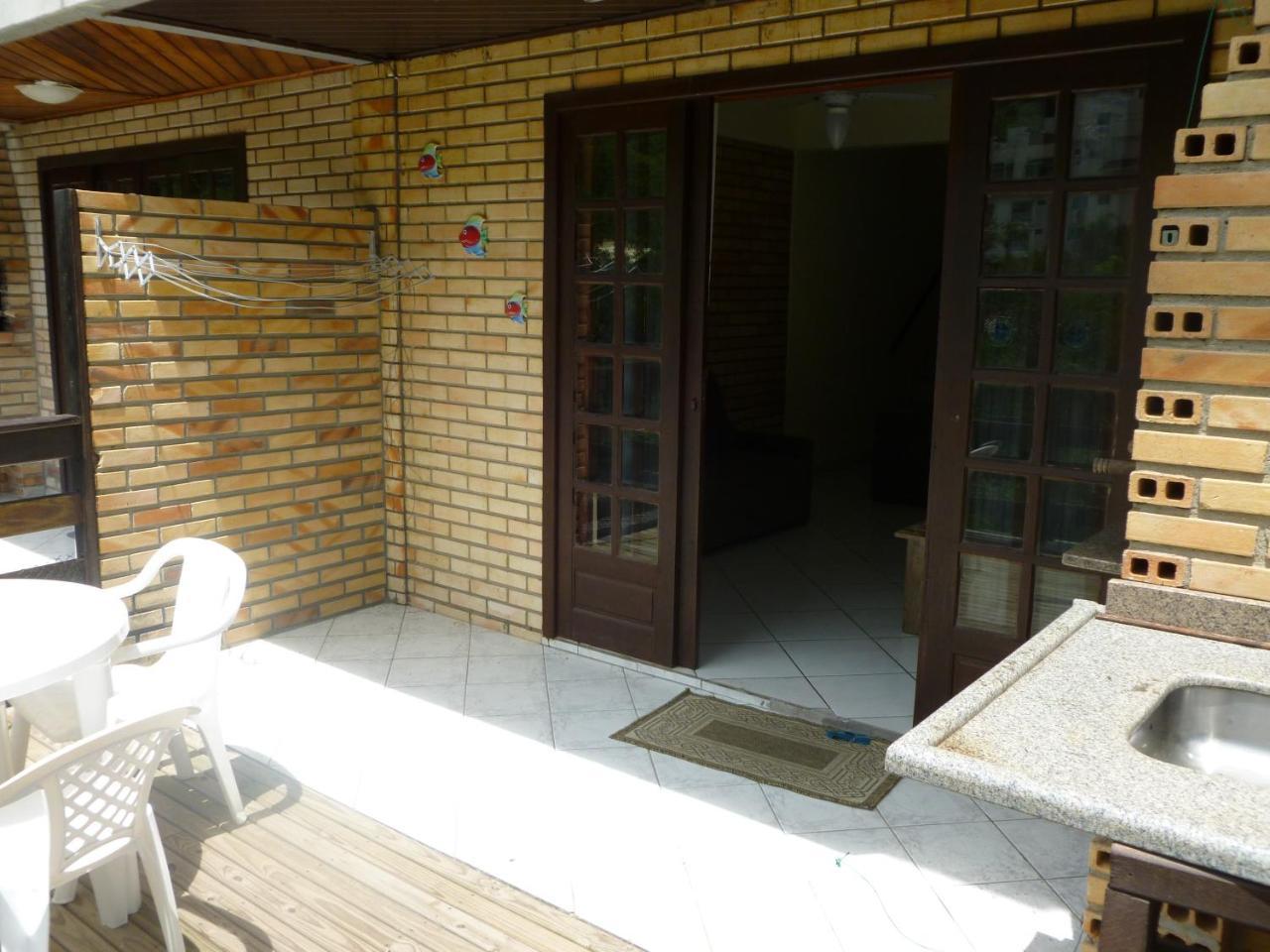 Apartamento 12 - Bombinhas - 200 Metros Da Praia Esterno foto