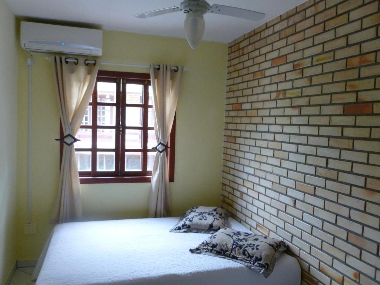 Apartamento 12 - Bombinhas - 200 Metros Da Praia Esterno foto